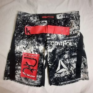 Mens Reebok RNF MMA Hero Shorts Size 34 Boxing Crossfit Fitness